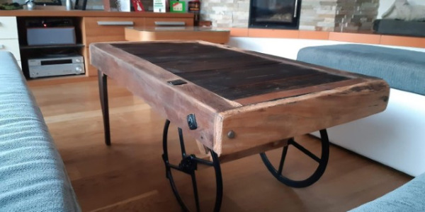 Recycled Project: Handmade Coffee Table from Reclaimed Oak